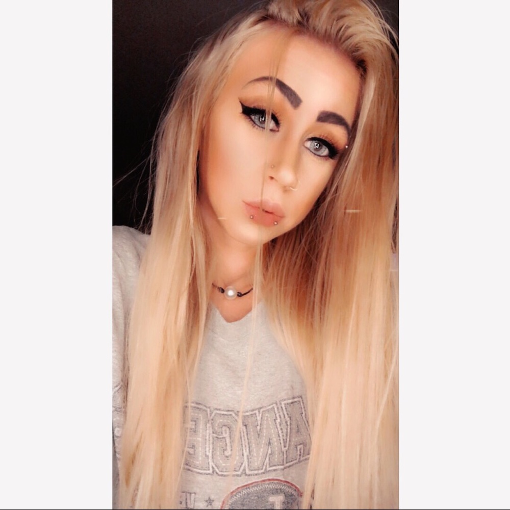 Meet your Posher, Caitlin